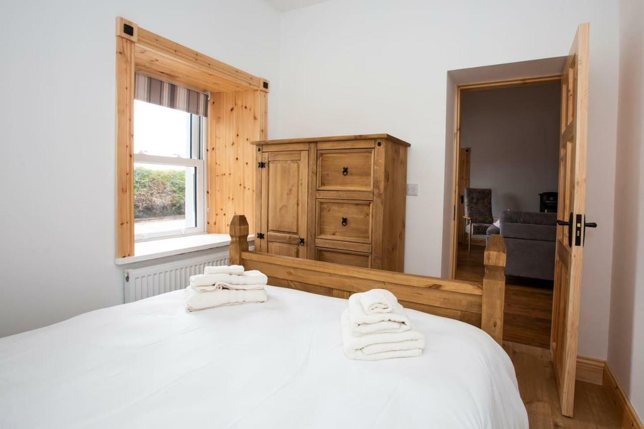Mary'S Cosy Cottage On The Wild Atlantic Way ゴールウェイ エクステリア 写真