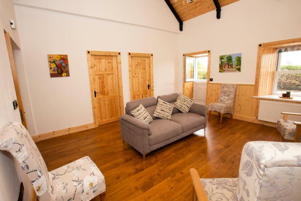 Mary'S Cosy Cottage On The Wild Atlantic Way ゴールウェイ エクステリア 写真