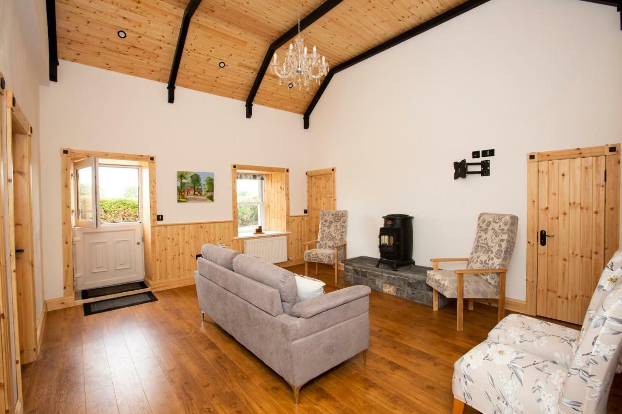 Mary'S Cosy Cottage On The Wild Atlantic Way ゴールウェイ エクステリア 写真