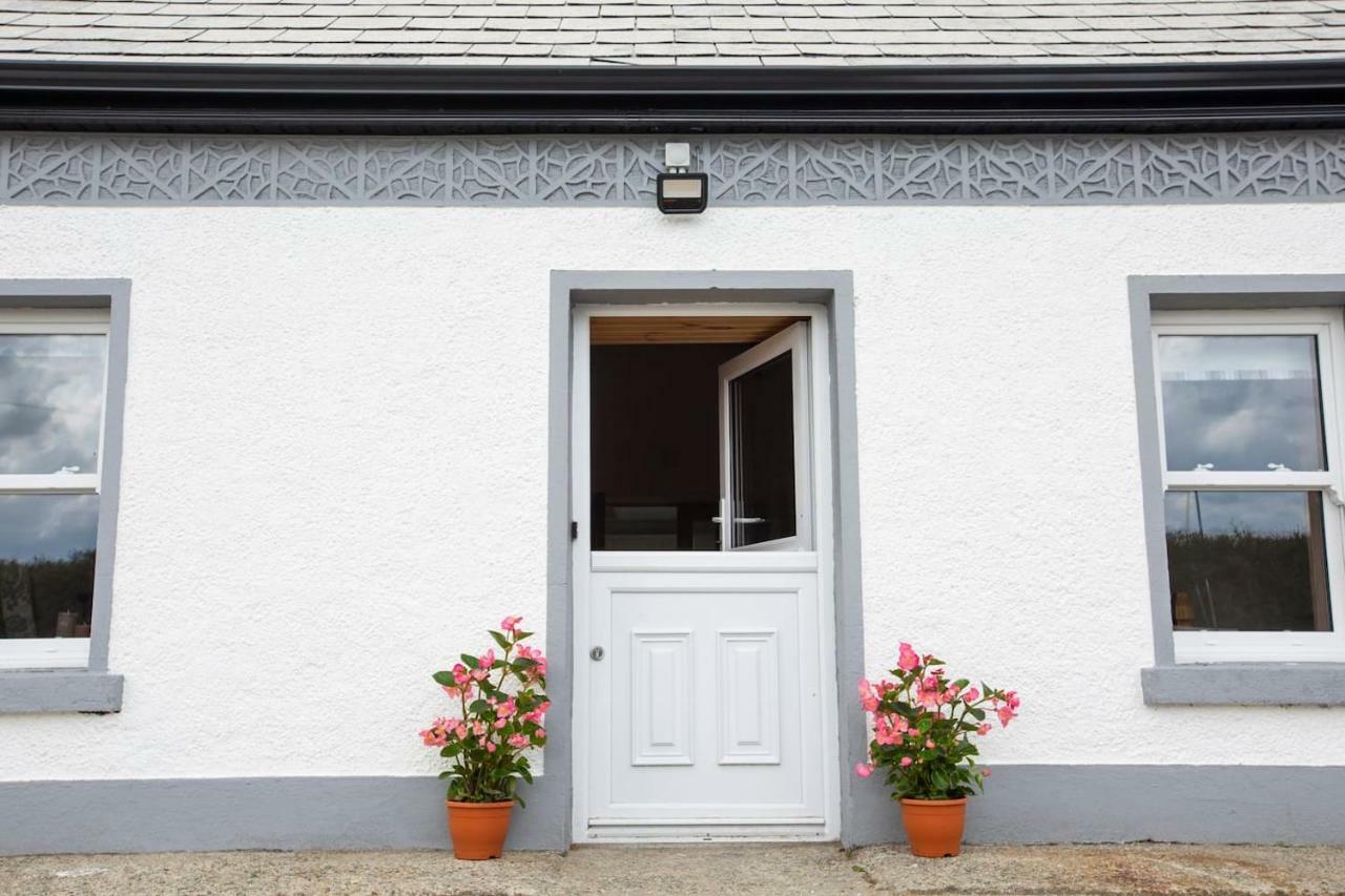 Mary'S Cosy Cottage On The Wild Atlantic Way ゴールウェイ エクステリア 写真